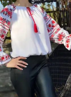 Bluza stilizata cu motive traditionale Margareta