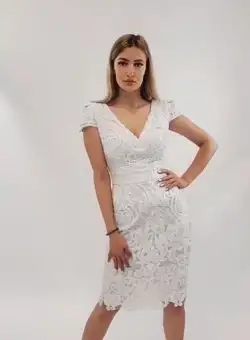 Rochie de ocazie conica confectionata din broderie cu paiete alb perlat