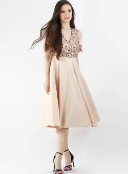 Rochie eleganta clos cu paiete in partea superioara