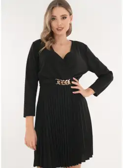 Rochie neagra cu fusta plisata si accesoriu auriu