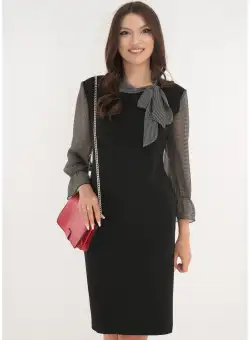 Rochie neagra cu maneci si esarfa din voal negru cu patratele albe