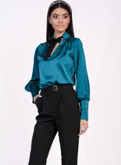 Bluza Moze verde smarald cu funda la decolteu