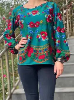 Bluza stilizata cu motive florale Sanziana 14