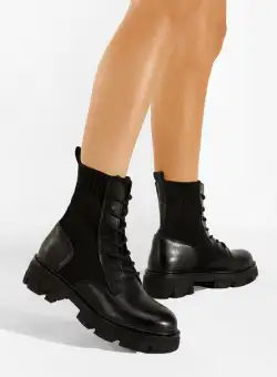 Bocanci dama negri Eirado