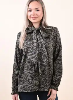 Camasa animal print de culoare kaki cu panglica tip jabou