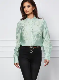 Camasa Isabela verde cu broderie pe bust si maneci