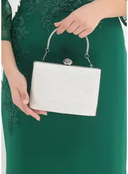 Clutch alb perlat cu inchidere tip floare