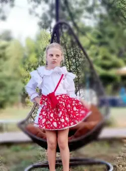 Costum Traditional Fetite 1-8 ani ( model rosu si alb )