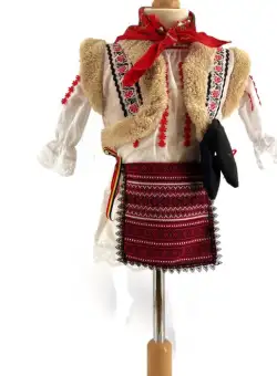 Costum Traditional Fetite Bianca 12