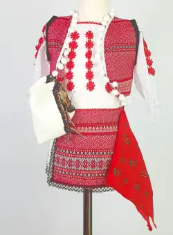 Costum Traditional Fetite Catalina 4