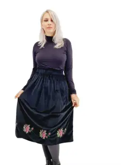 Fusta din catifea cu motive traditionale 14