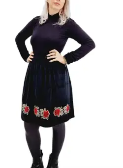 Fusta din catifea cu motive traditionale 20