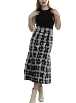 Fusta lunga cu model in carouri - negru