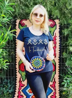 Geanta stilizata cu motive traditionale cu floare 7