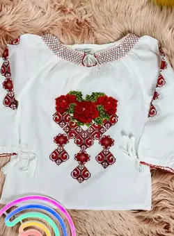 Ie Traditionala fetite Irinuca 4