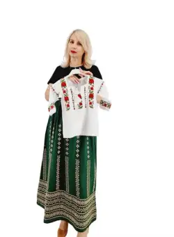 Ie traditionala fetite Marta 2