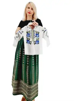 Ie traditionala fetite Marta 4