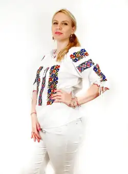 Ie traditionala Laura 5