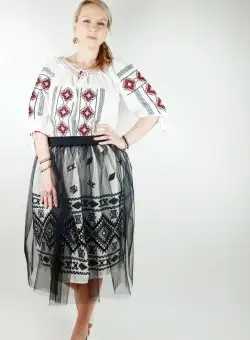 Ie Traditionala Raluca