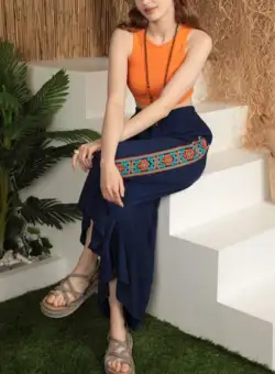 Pantaloni bleumarin de vara cu broderie albastra