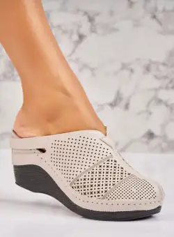 Papuci/Slapi Bej din Piele Ecologica Reyne2