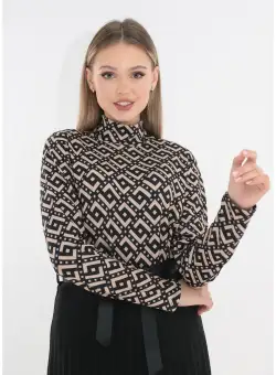 Pulover din vascoza bej cu print geometric negru