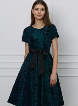 Rochie Daria verde cu flori cactifelate si cordon in talie