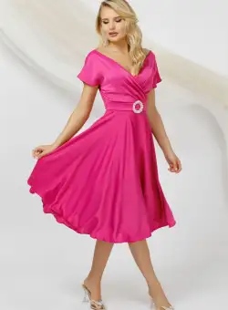 Rochie de ocazie fucsia cu croiala in clos confectionata din material vaporoas