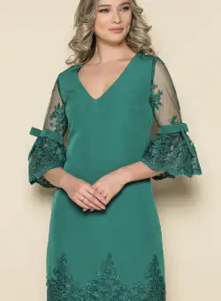 Rochie eleganta cu croi in A ai maneca din broderie