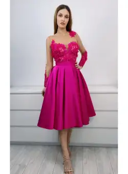 Rochie eleganta fucsia din tafta cu partea superioara din broderie pretioasa cu perle si pietre