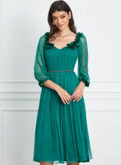 Rochie Ginette verde din matase cu maneci lungi si aplicatii florale