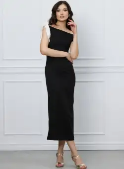 Rochie Isha neagra cu aplicatie alba la maneca