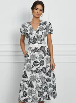 Rochie Iuliana alba cu imprimeuri florale negre si curea in talie