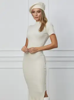 Rochie Madalina ivory din tricot reiat cu crepeuri la baza