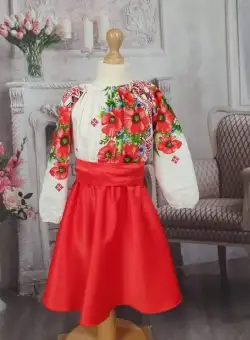 Rochita cu motive traditionale cu Maci 2