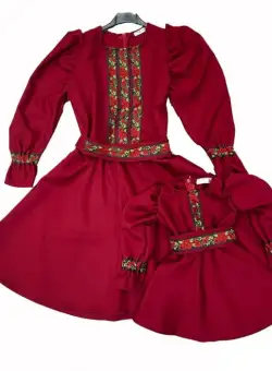 Rochita Traditionala stilizata cu motive florale Trandafira 3