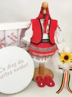 Set Botez Traditional Muna 7 - 4 piese costumas, lumanare, trusou si cufar