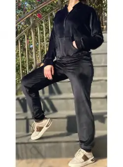 Trening dama negru din catifea