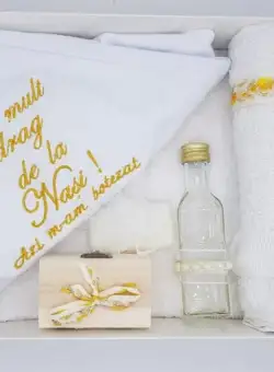 Trusou traditional brodat Botez - Auriu