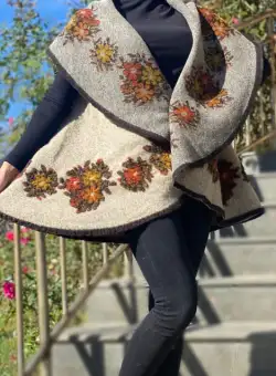 Vesta din lana Anisoara 12