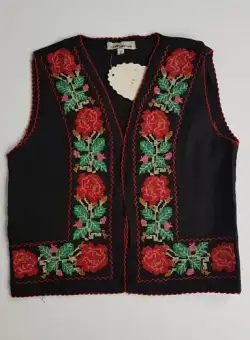 Vesta traditionala fetite Gabriela