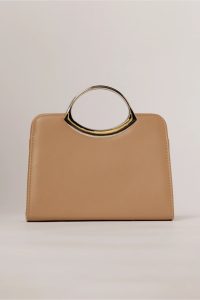 Clutch elegant bej din piele ecologica cu design modern