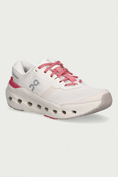 On  încălțăminte pentru alergare pentru femei Cloudrunner 3