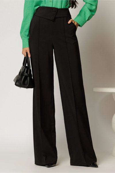 Pantaloni eleganti negri cu 3 nasturi si croi evazat