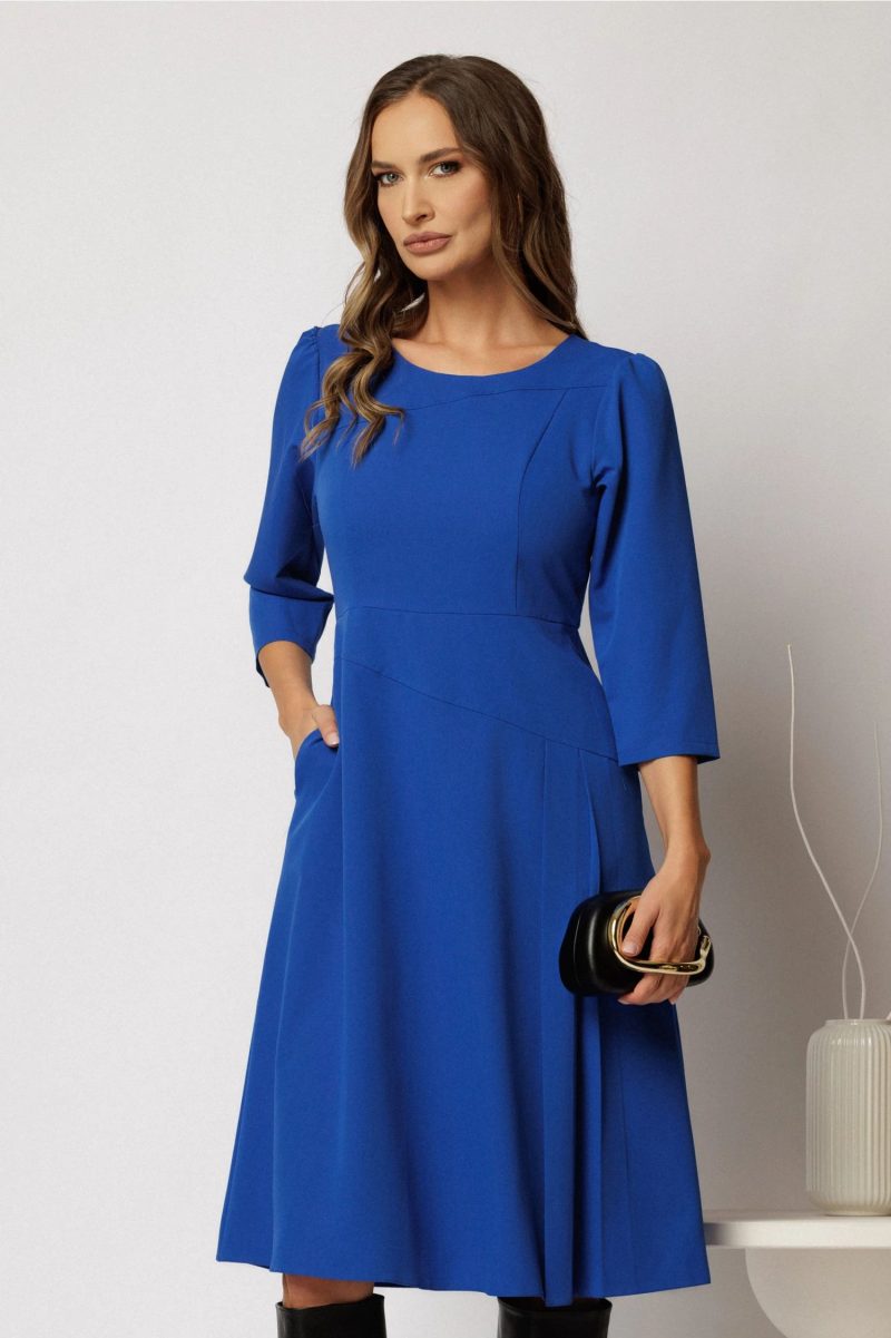 Rochie midi albastra cu pliuri pe fusta si croi evazat