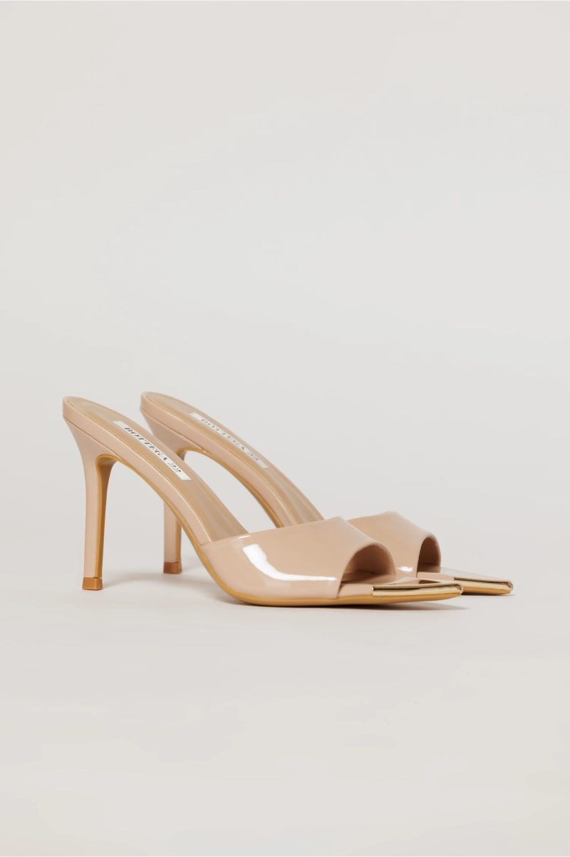 Sandale nude de tip mule cu varful metalic auriu